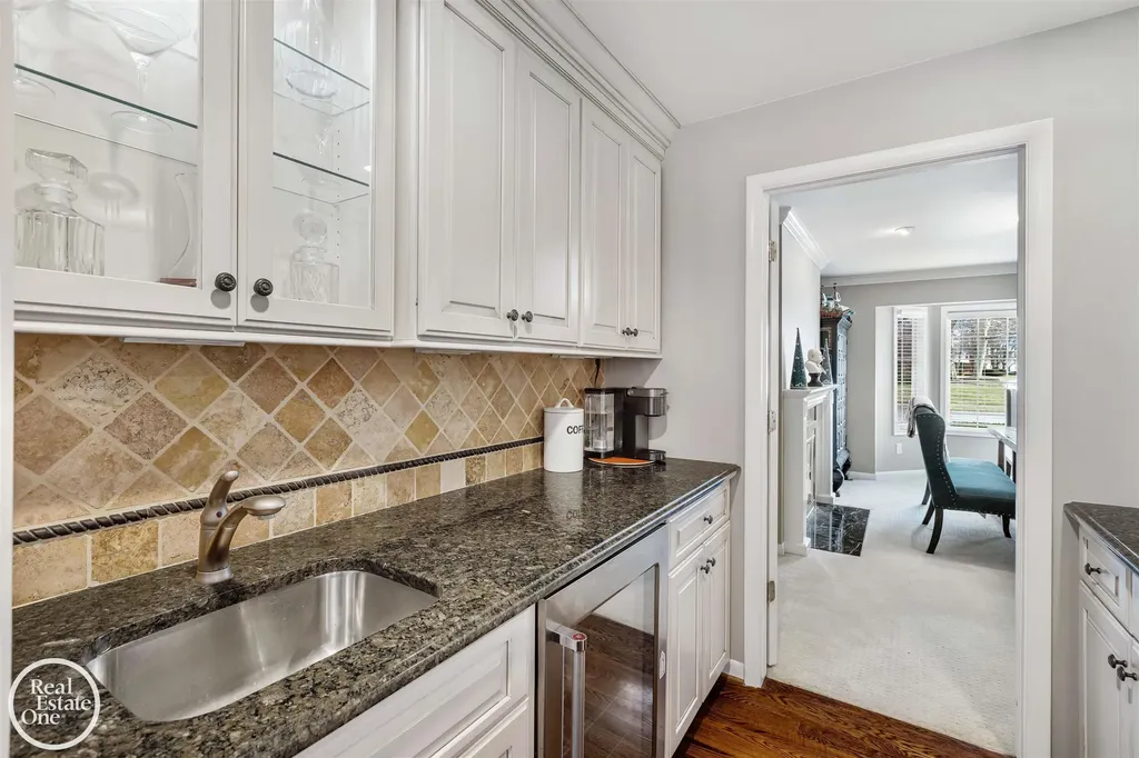 535 Ballantyne Road Village Of Grosse Pointe Shores City MI 48236