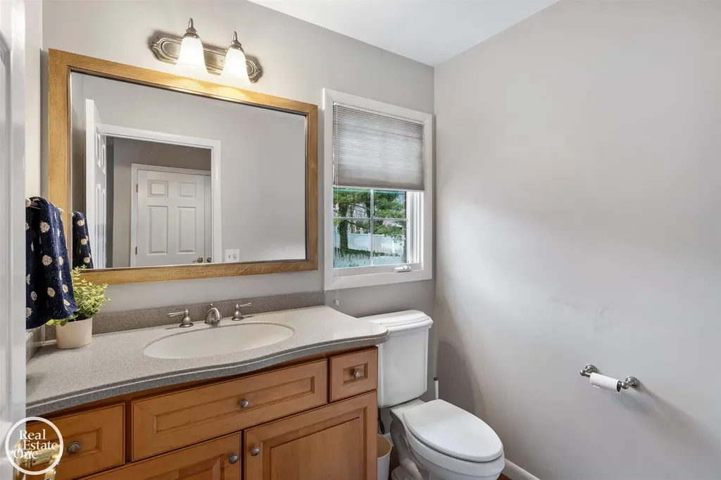 535 Ballantyne Road Village Of Grosse Pointe Shores City MI 48236