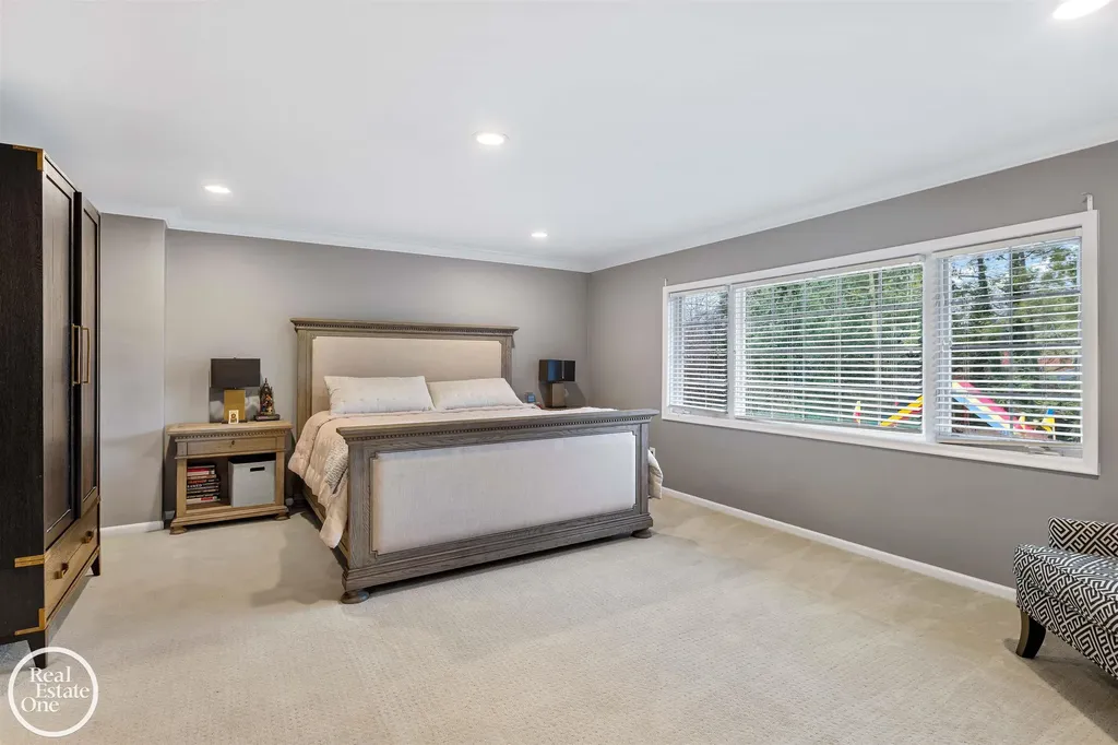 535 Ballantyne Road Village Of Grosse Pointe Shores City MI 48236