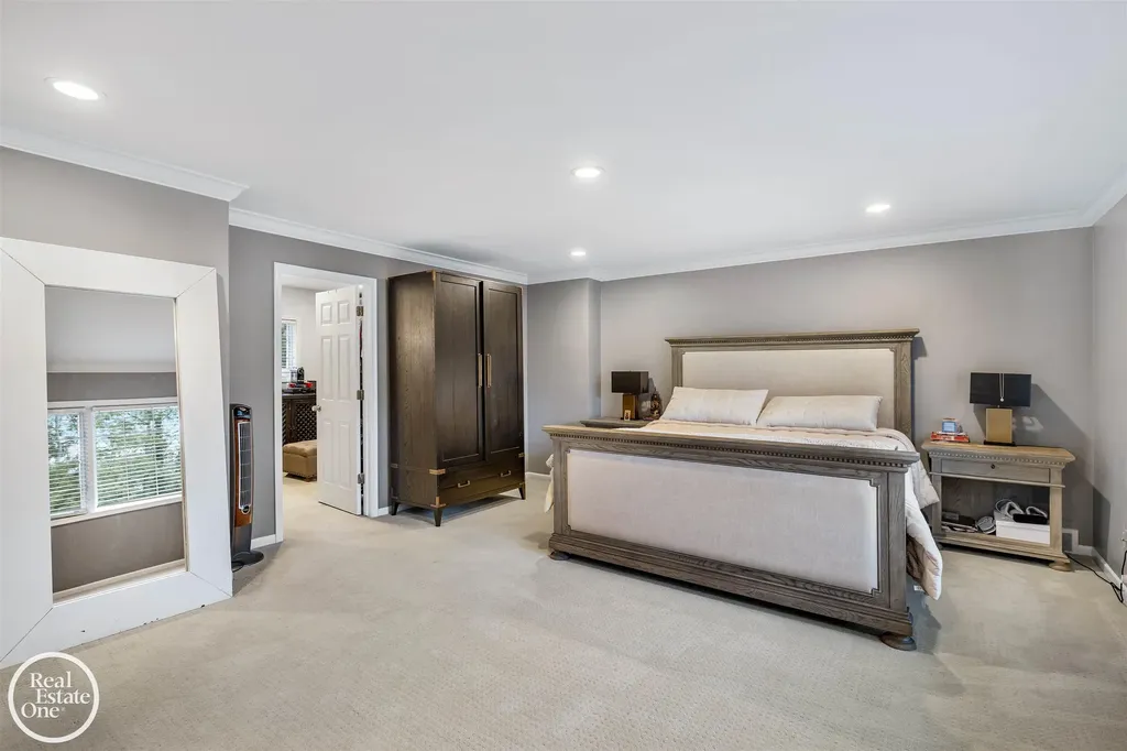 535 Ballantyne Road Village Of Grosse Pointe Shores City MI 48236