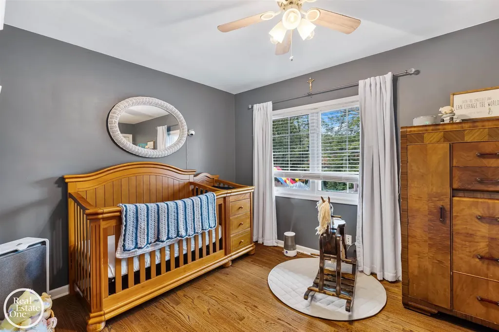 535 Ballantyne Road Village Of Grosse Pointe Shores City MI 48236