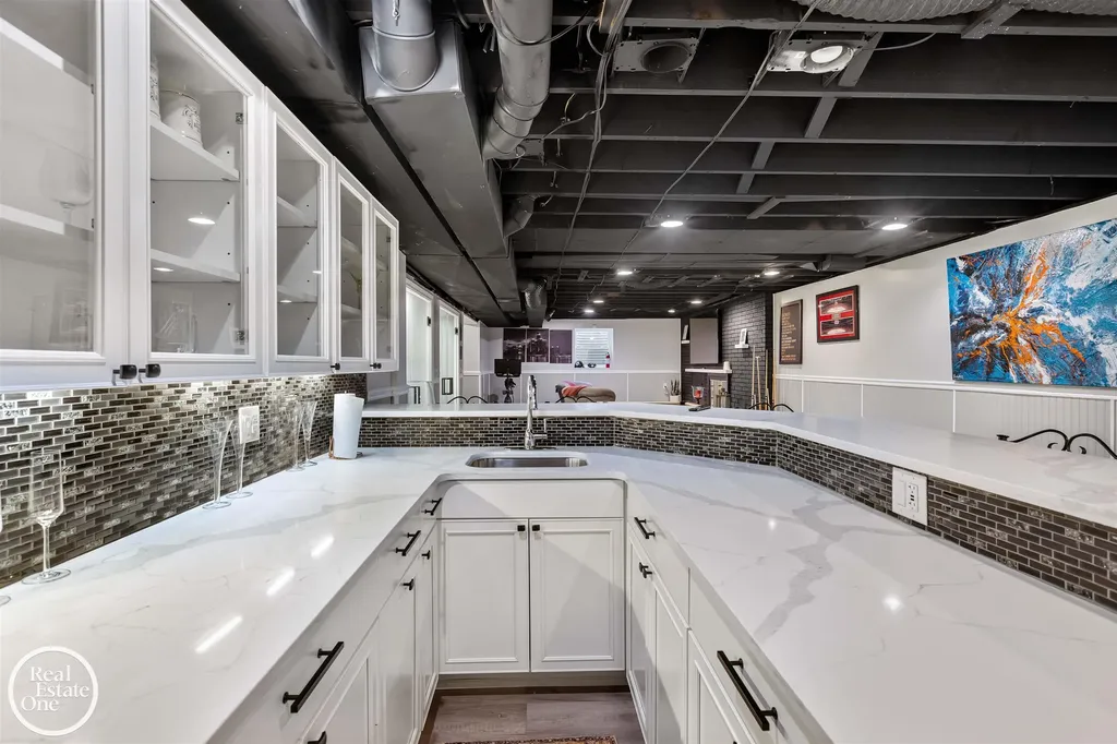 535 Ballantyne Road Village Of Grosse Pointe Shores City MI 48236