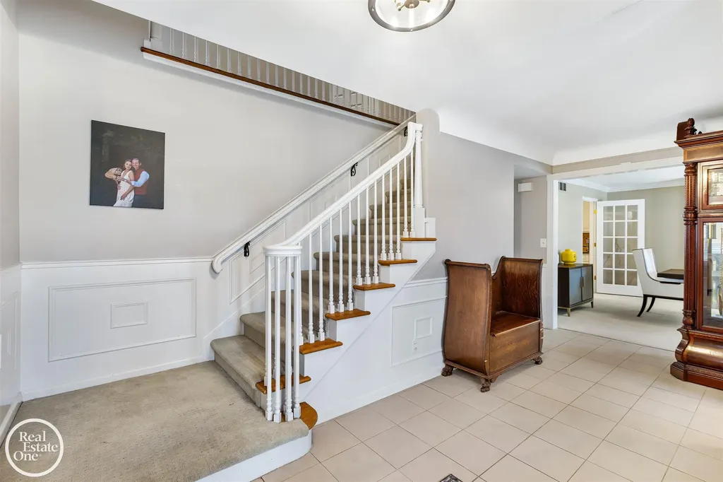 535 Ballantyne Road Village Of Grosse Pointe Shores City MI 48236