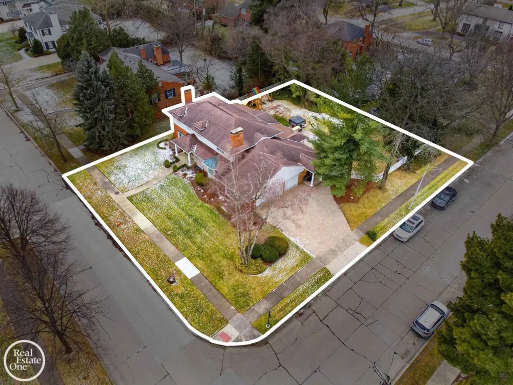 535 Ballantyne Road Village Of Grosse Pointe Shores City MI 48236