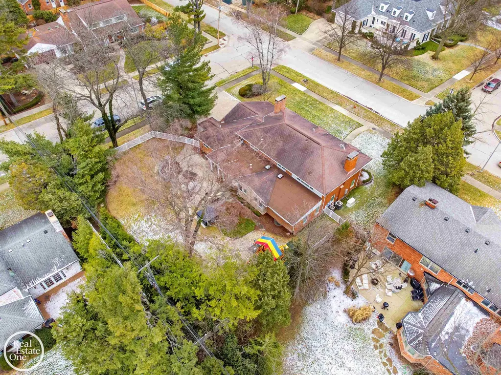 535 Ballantyne Road Village Of Grosse Pointe Shores City MI 48236