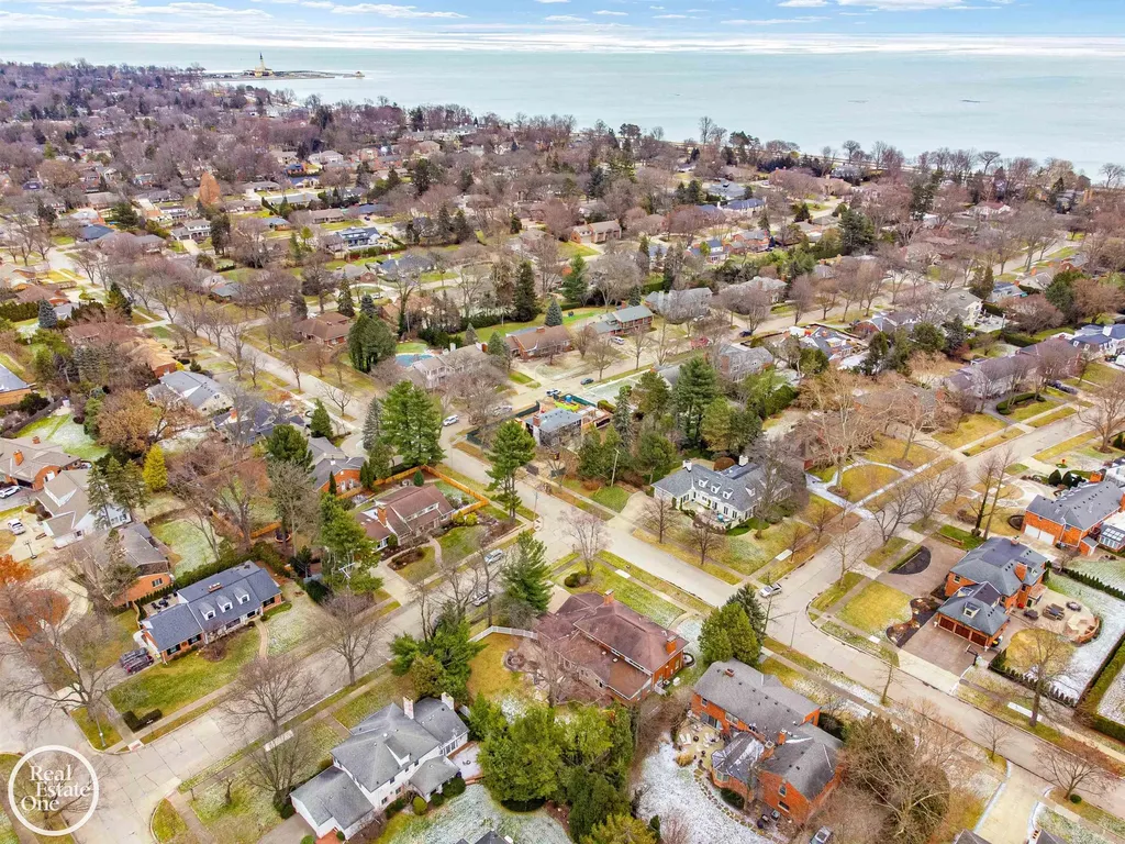 535 Ballantyne Road Village Of Grosse Pointe Shores City MI 48236