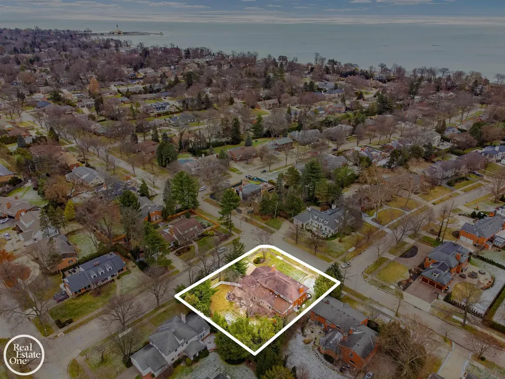535 Ballantyne Road Village Of Grosse Pointe Shores City MI 48236