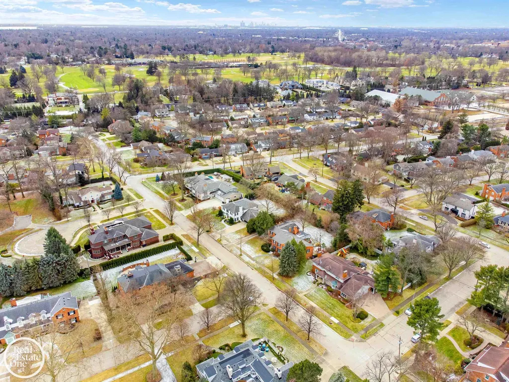 535 Ballantyne Road Village Of Grosse Pointe Shores City MI 48236
