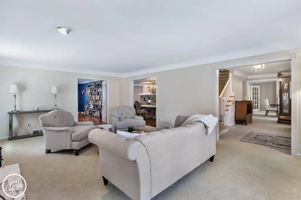 535 Ballantyne Road Village Of Grosse Pointe Shores City MI 48236