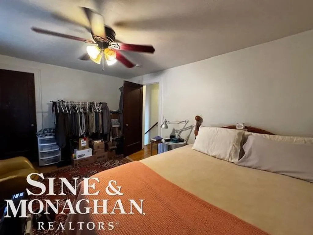 35230 Chestnut Street Wayne City MI 48184