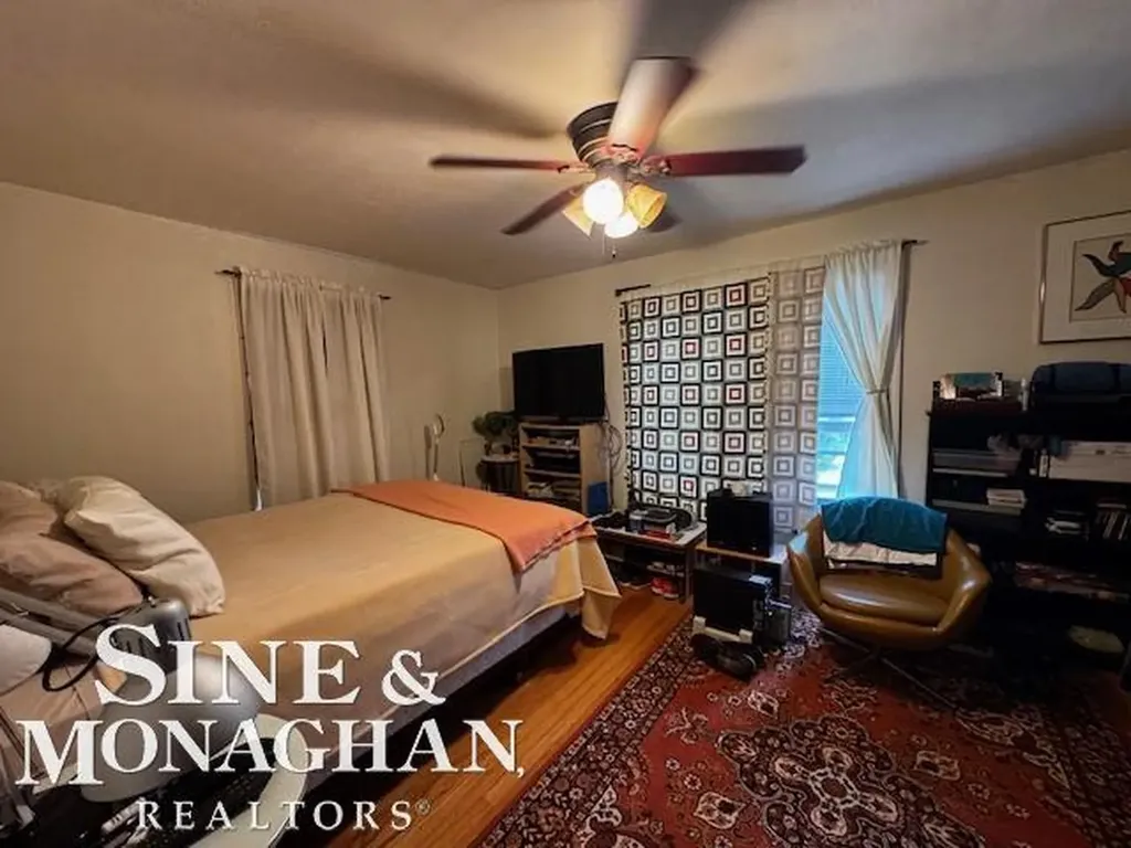 35230 Chestnut Street Wayne City MI 48184