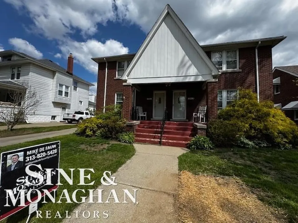 35230 Chestnut Street Wayne City MI 48184