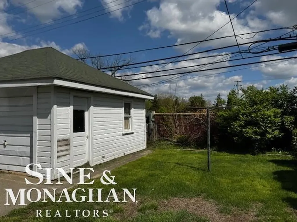35230 Chestnut Street Wayne City MI 48184