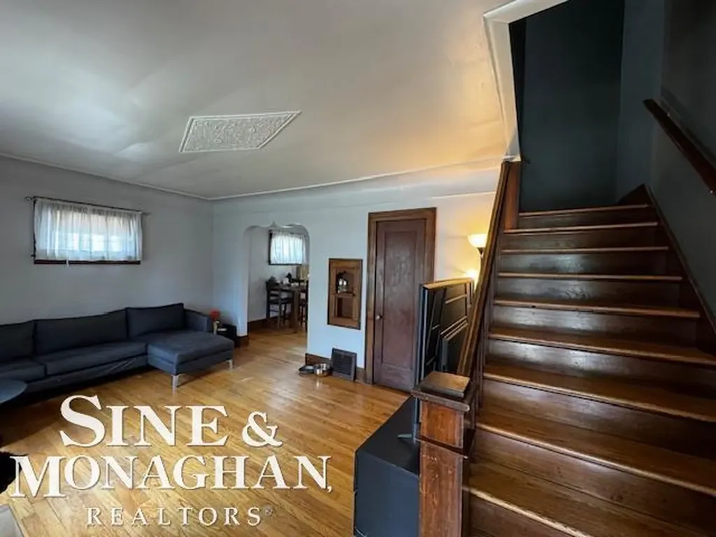 35230 Chestnut Street Wayne City MI 48184
