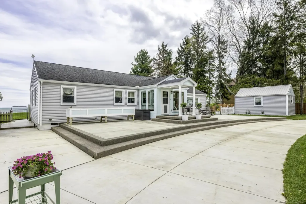 6655 Lakeshore Road Worth Township MI 48450