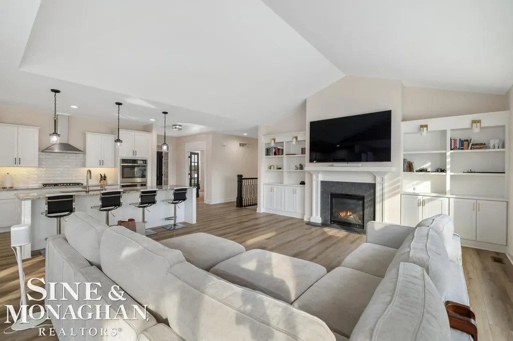 6148 Birchcrest Lane Commerce Charter Township MI 48382