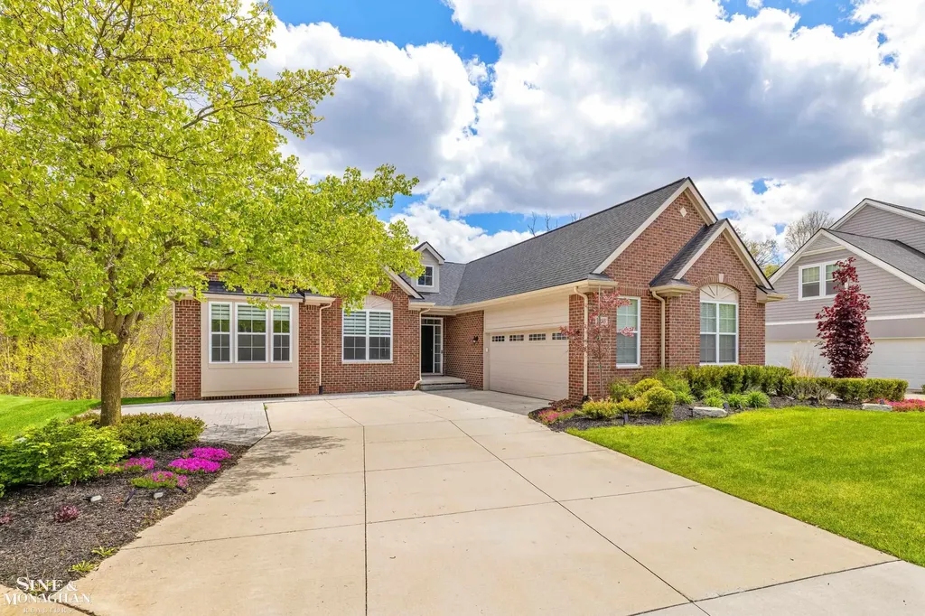 6148 Birchcrest Lane Commerce Charter Township MI 48382
