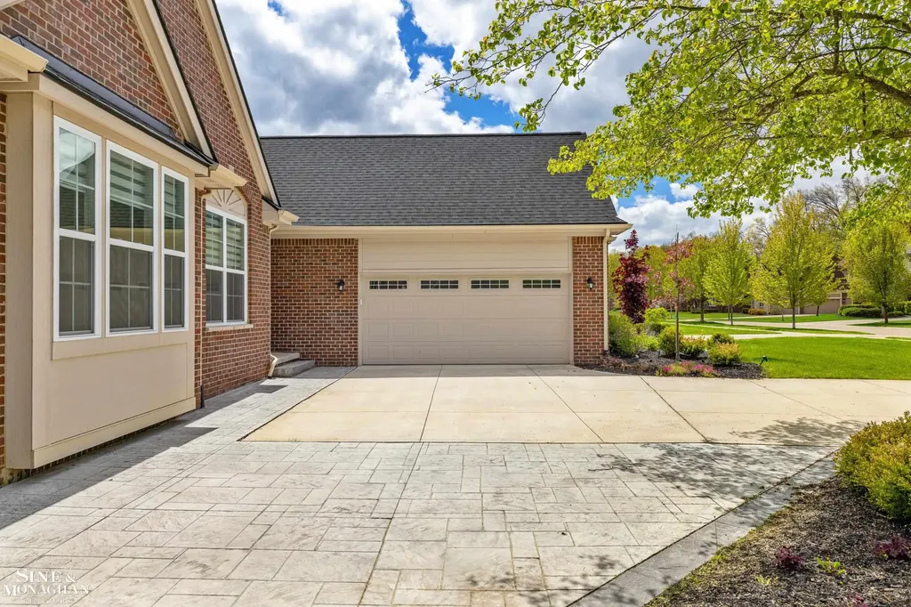 6148 Birchcrest Lane Commerce Charter Township MI 48382