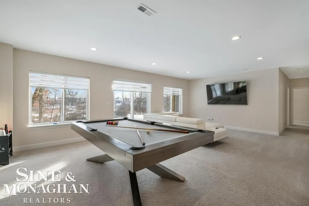 6148 Birchcrest Lane Commerce Charter Township MI 48382