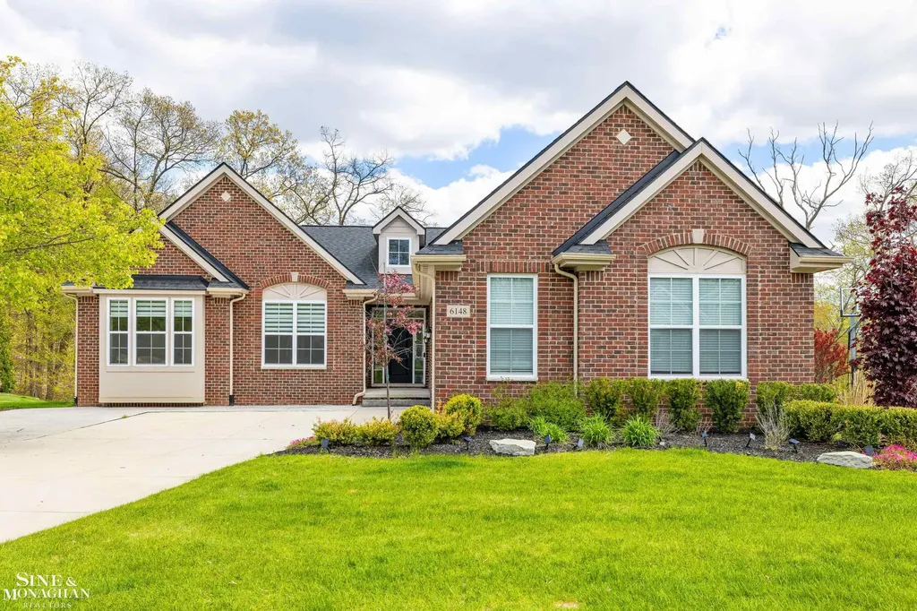 6148 Birchcrest Lane Commerce Charter Township MI 48382