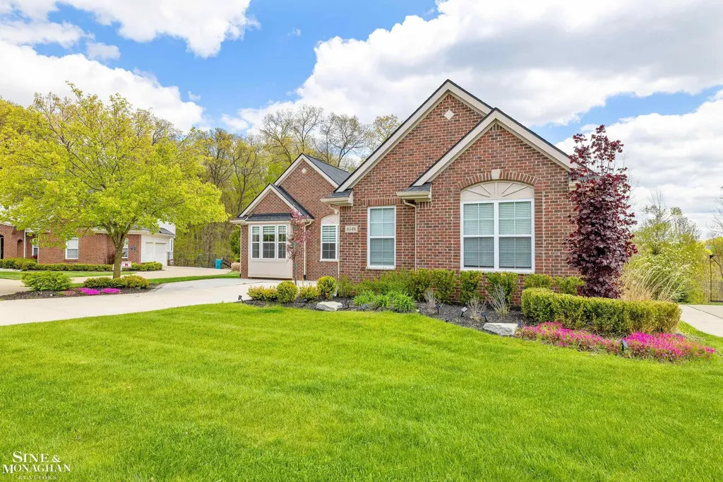 6148 Birchcrest Lane Commerce Charter Township MI 48382