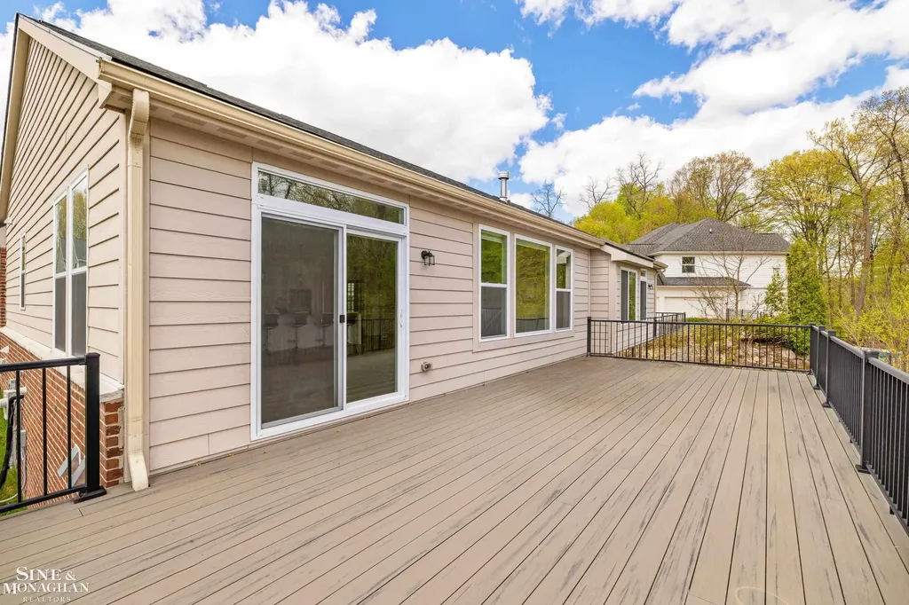 6148 Birchcrest Lane Commerce Charter Township MI 48382