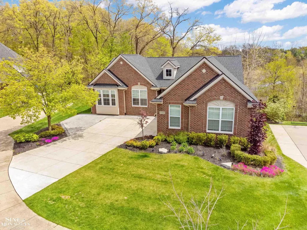 6148 Birchcrest Lane Commerce Charter Township MI 48382