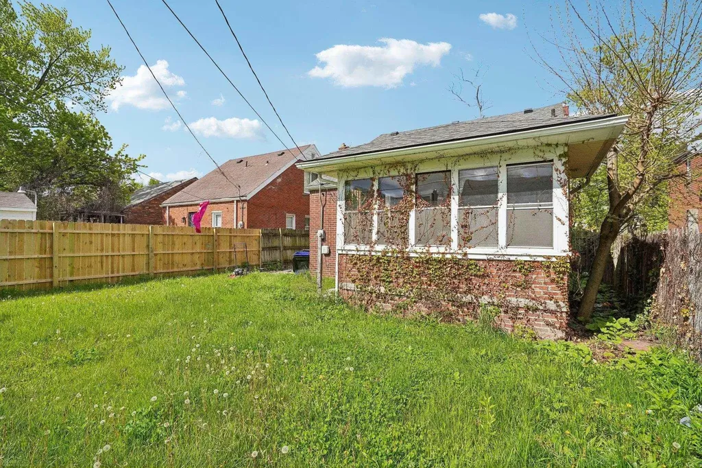 16876 Harlow Street Detroit City MI 48235