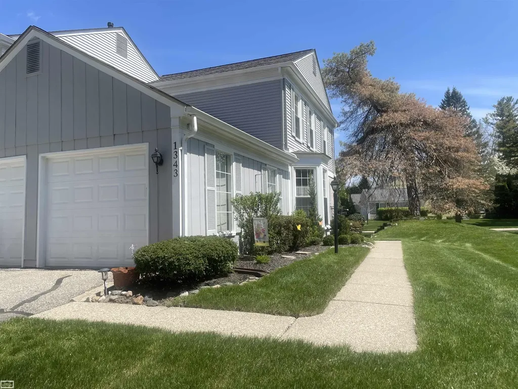 1343 Autumn Lane Rochester Hills City MI 48306