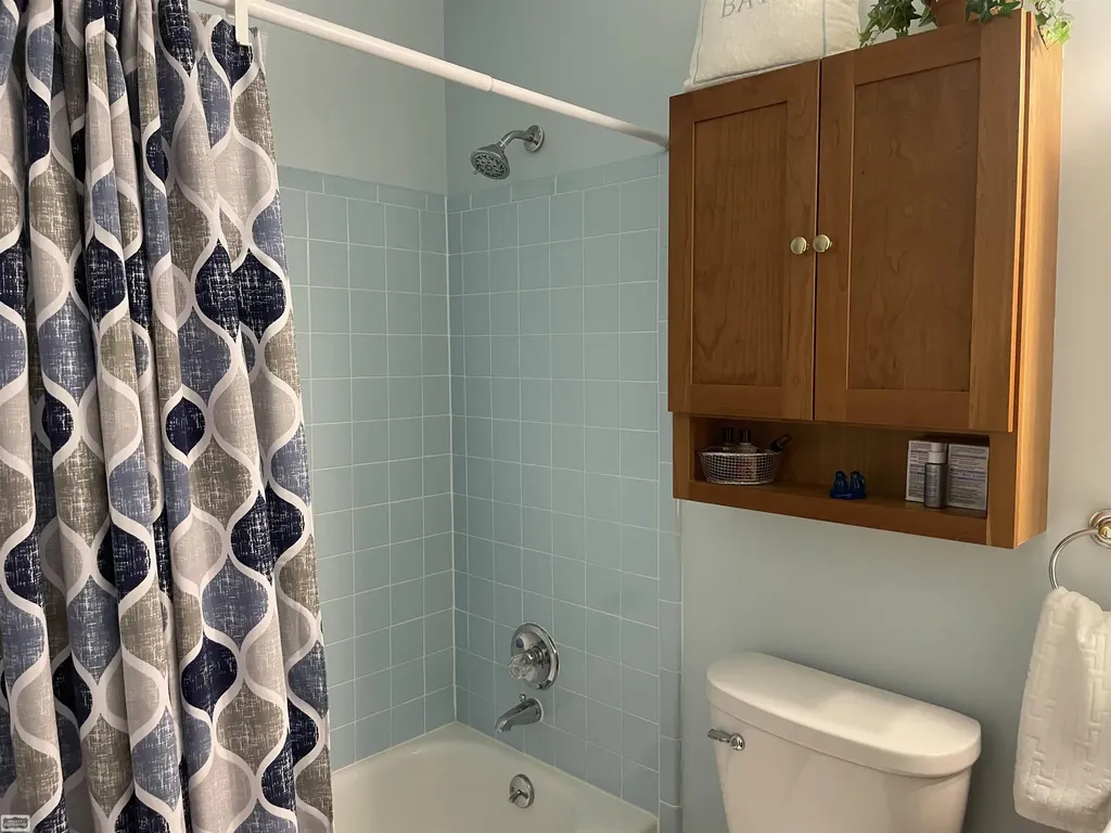 1343 Autumn Lane Rochester Hills City MI 48306