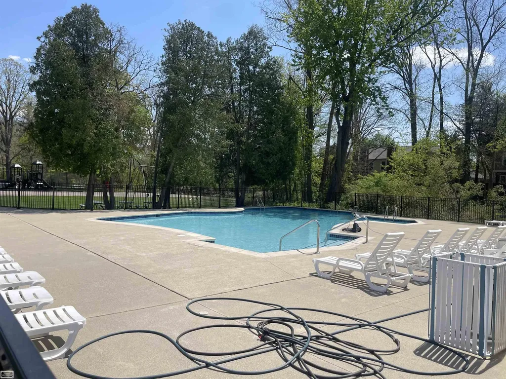 1343 Autumn Lane Rochester Hills City MI 48306