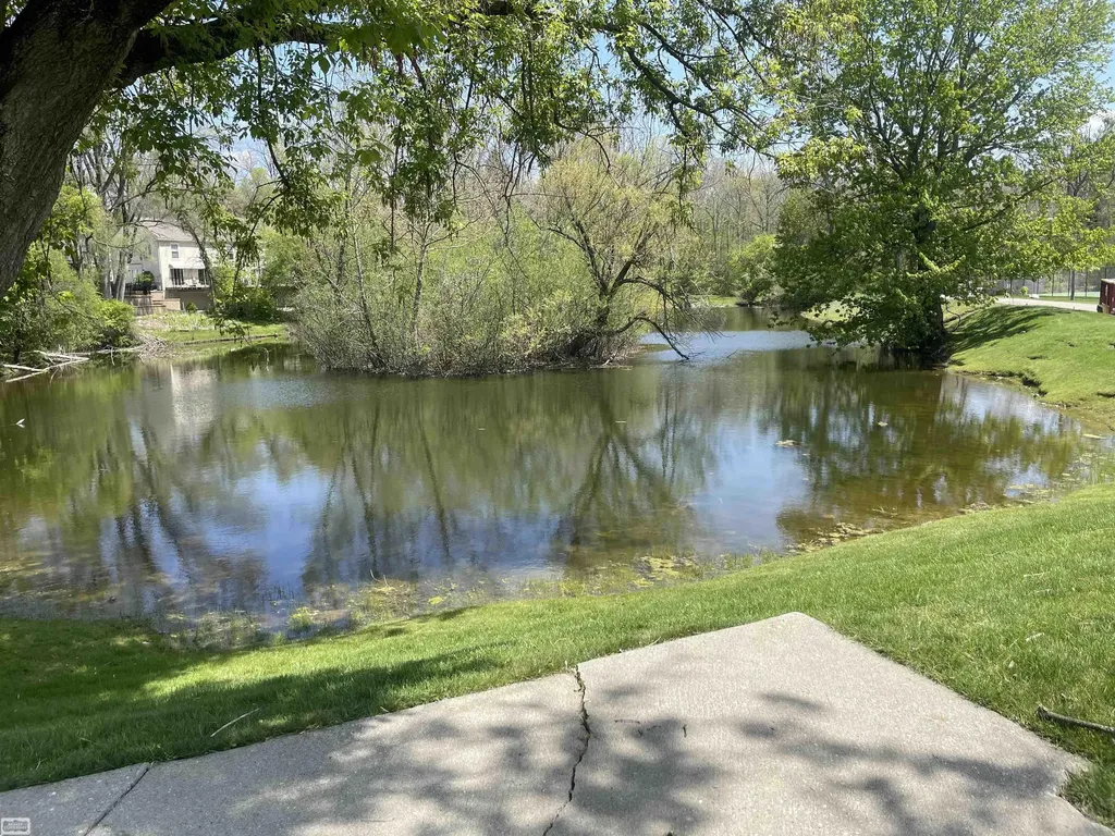 1343 Autumn Lane Rochester Hills City MI 48306