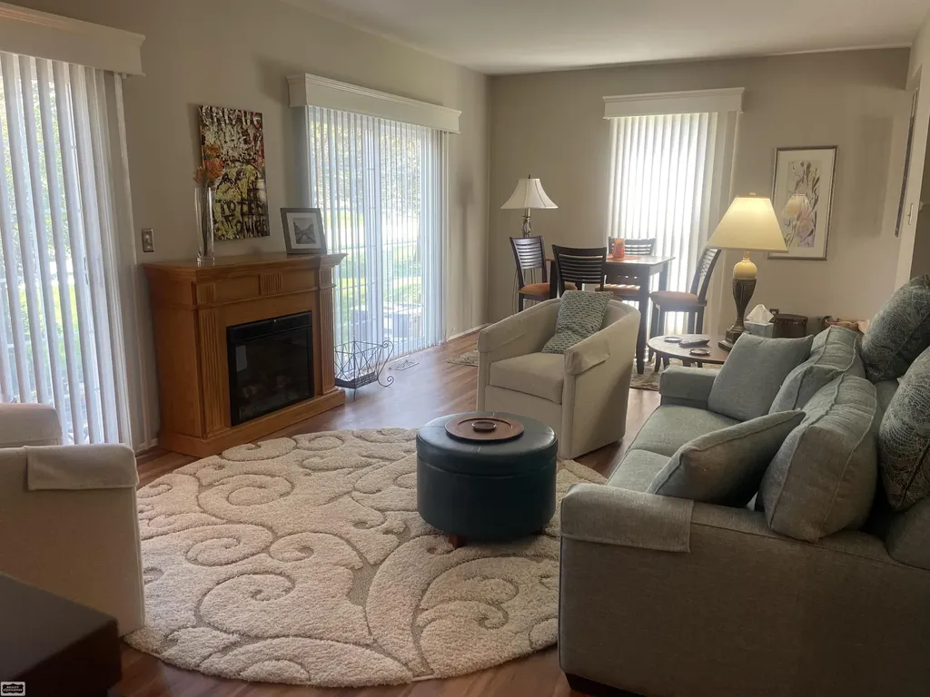 1343 Autumn Lane Rochester Hills City MI 48306
