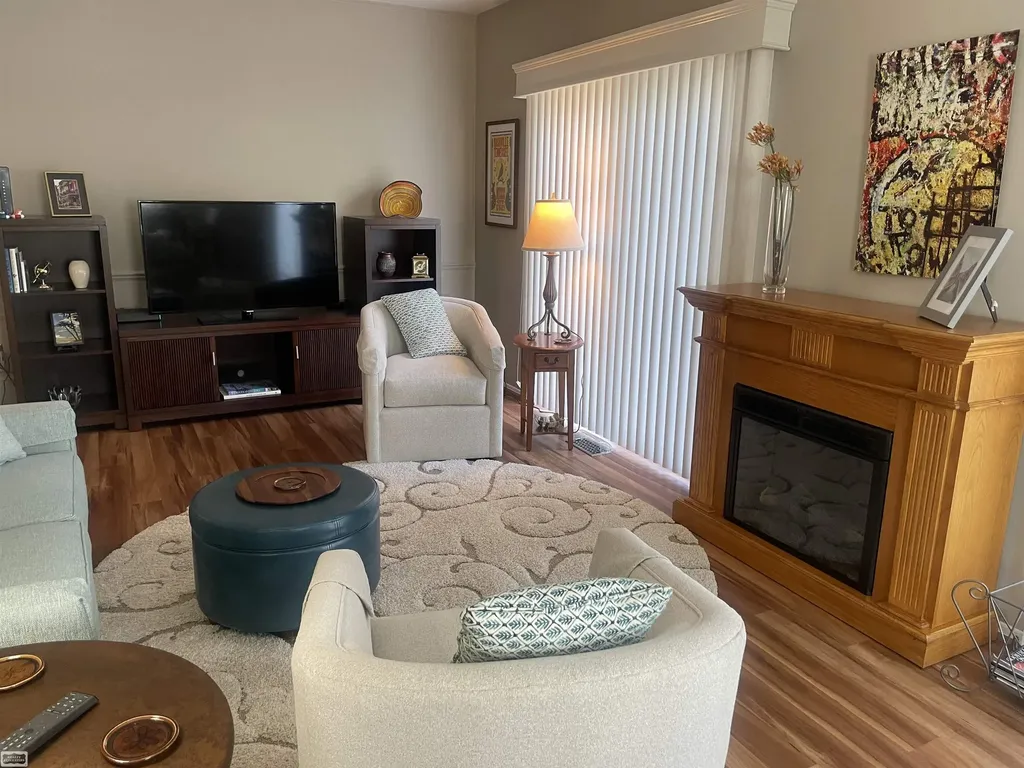 1343 Autumn Lane Rochester Hills City MI 48306