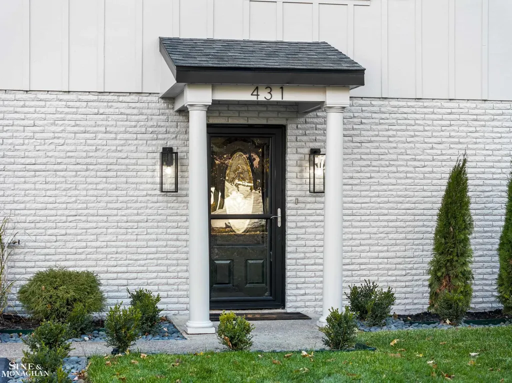 431 Fairlane Drive Traverse City City MI 49684