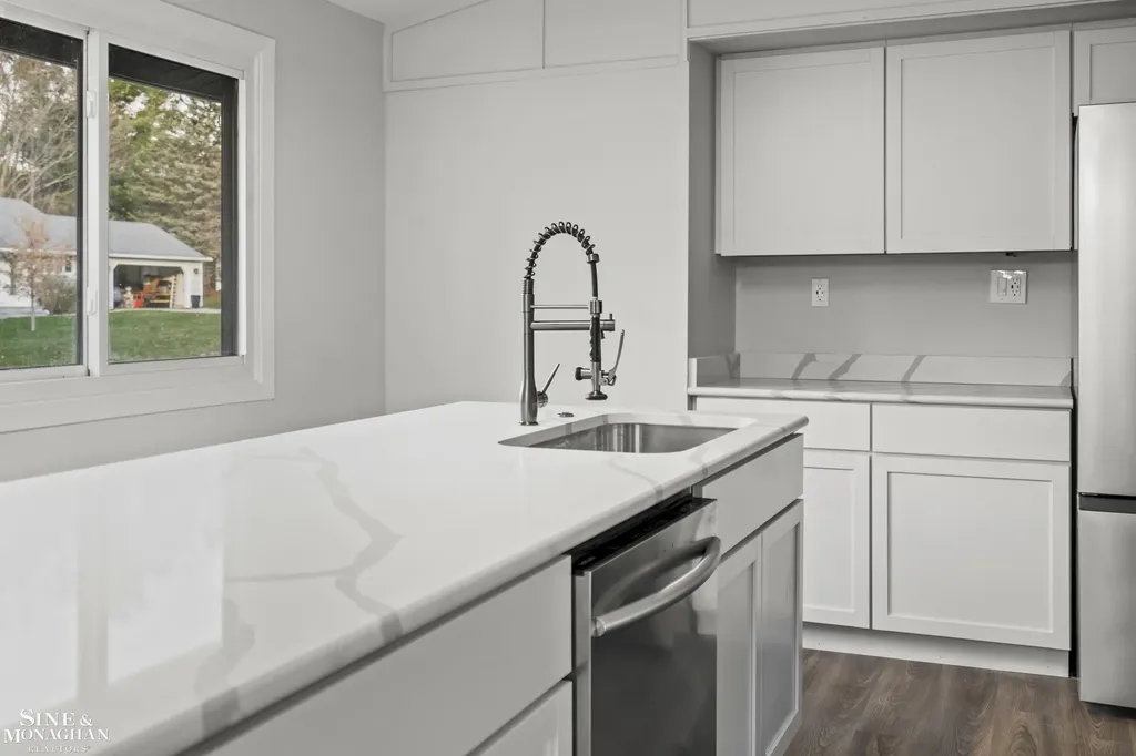 431 Fairlane Drive Traverse City City MI 49684