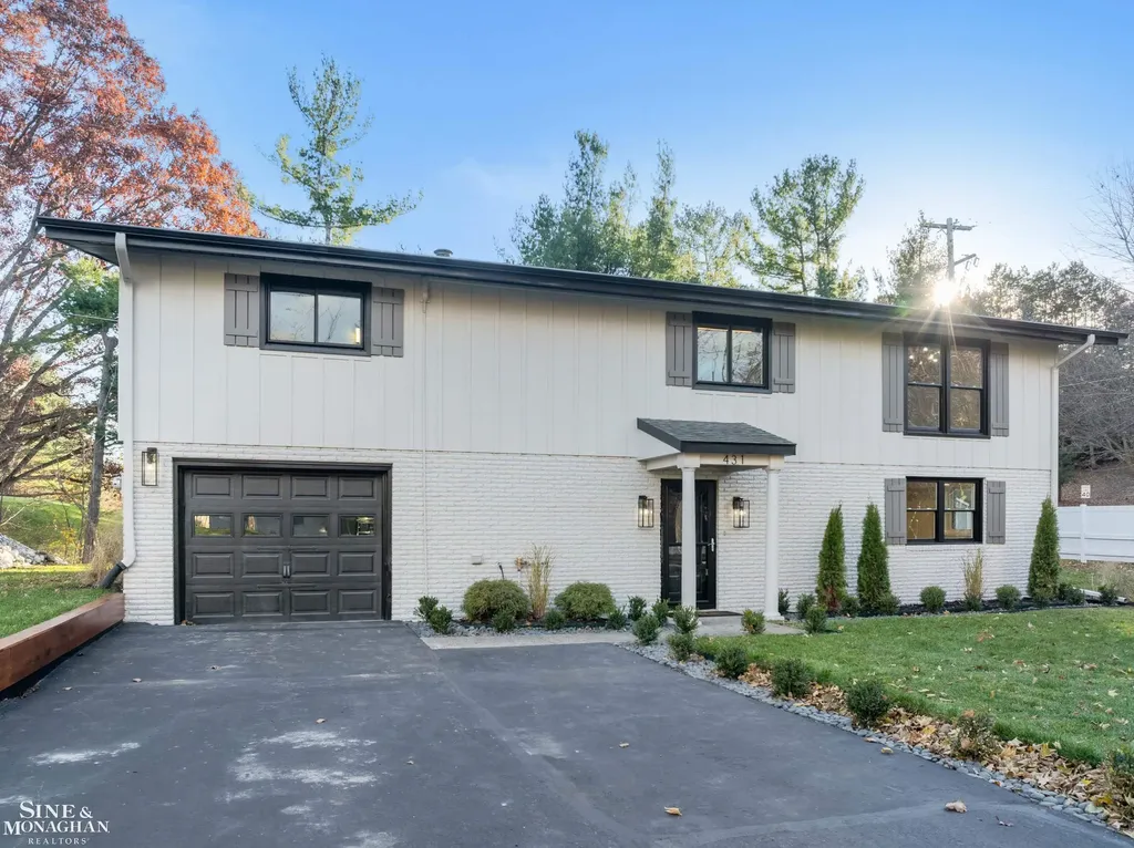 431 Fairlane Drive Traverse City City MI 49684