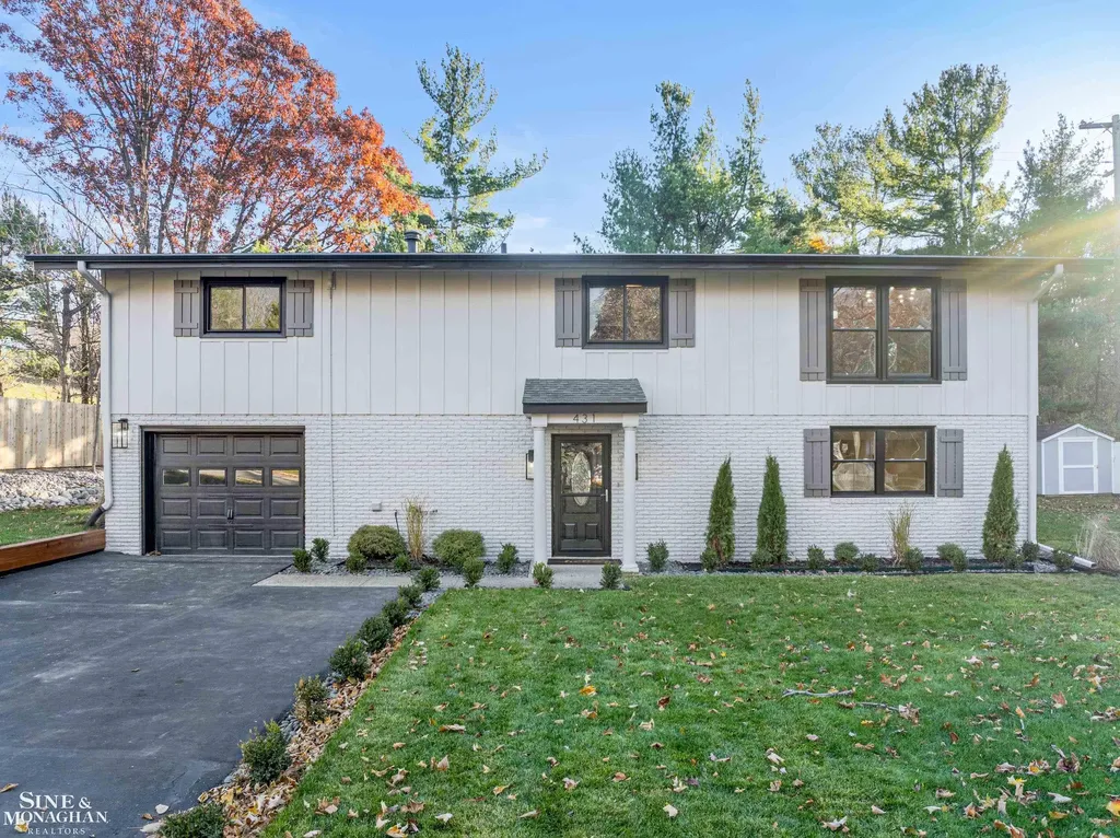 431 Fairlane Drive Traverse City City MI 49684