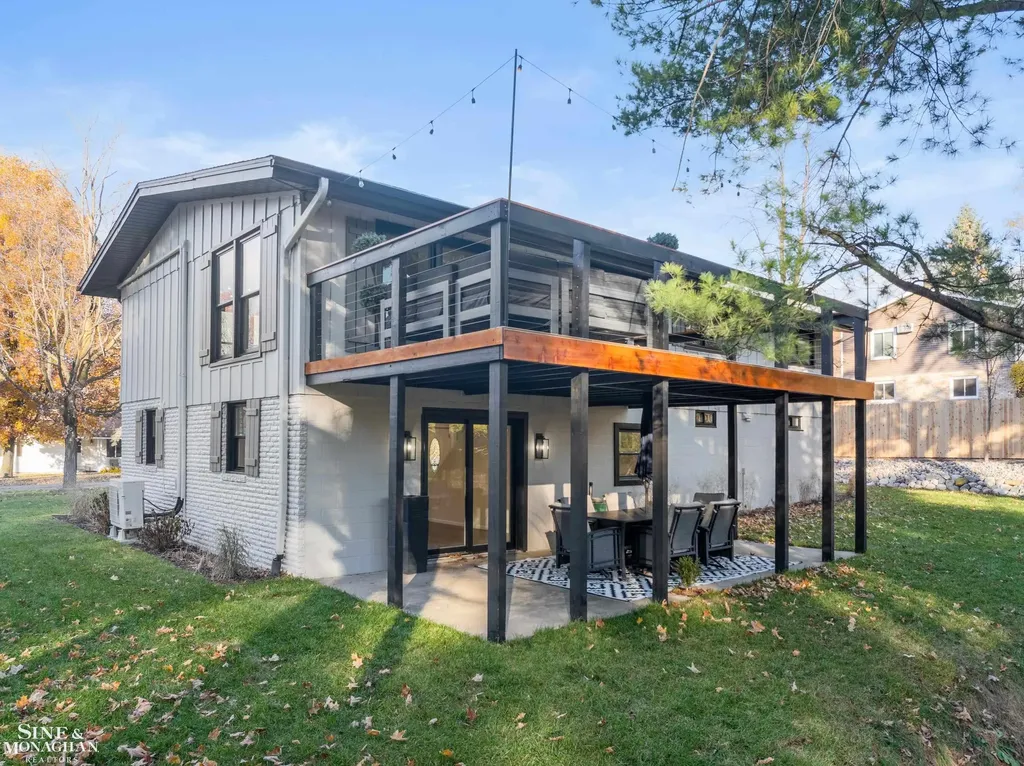 431 Fairlane Drive Traverse City City MI 49684
