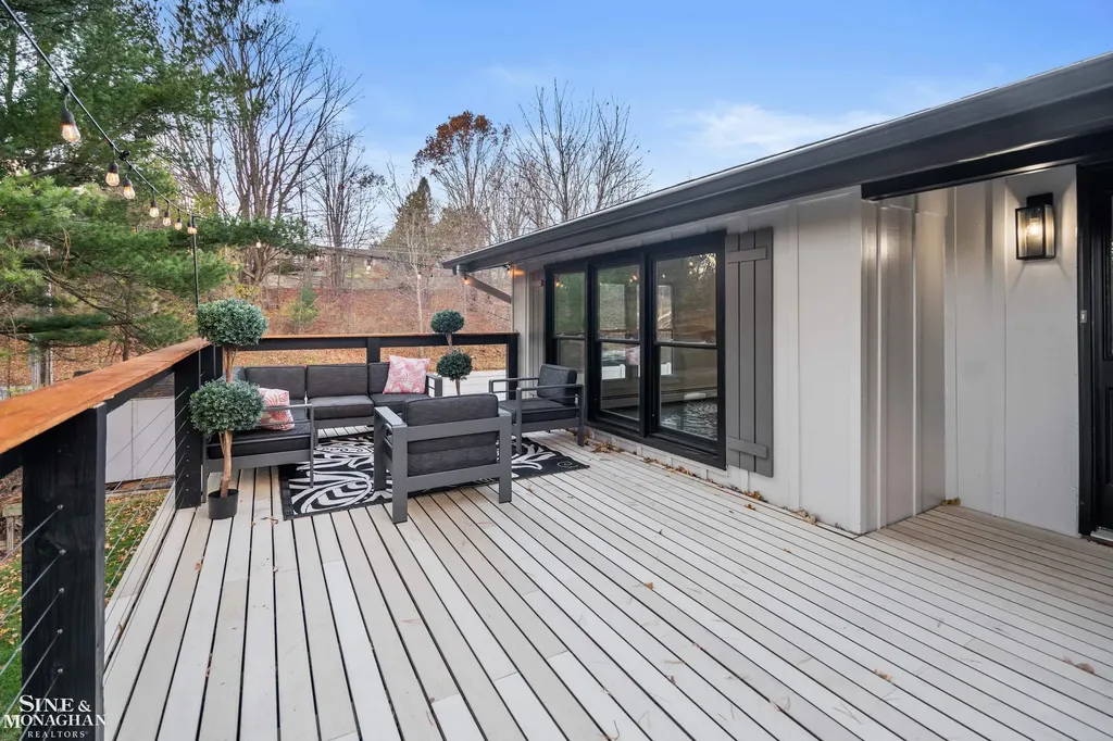 431 Fairlane Drive Traverse City City MI 49684