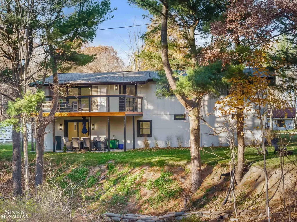 431 Fairlane Drive Traverse City City MI 49684