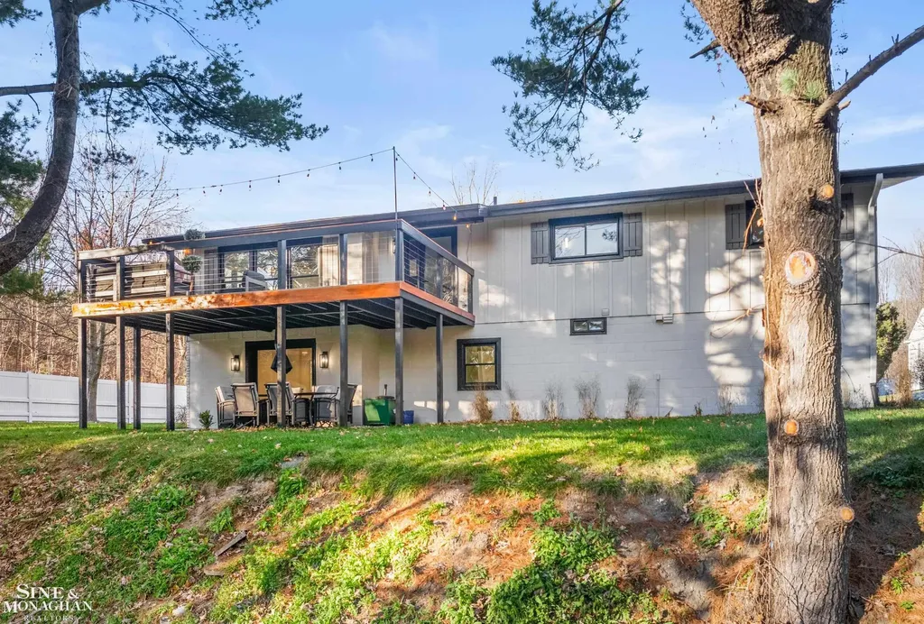 431 Fairlane Drive Traverse City City MI 49684