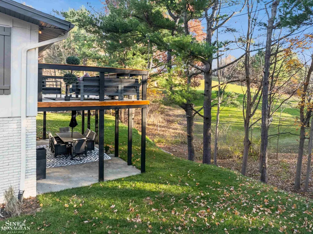431 Fairlane Drive Traverse City City MI 49684