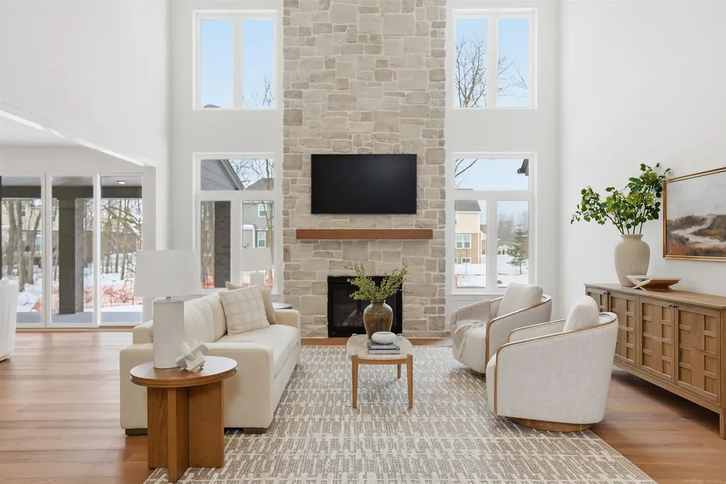 1055 Avon Road Rochester Hills City MI 48307