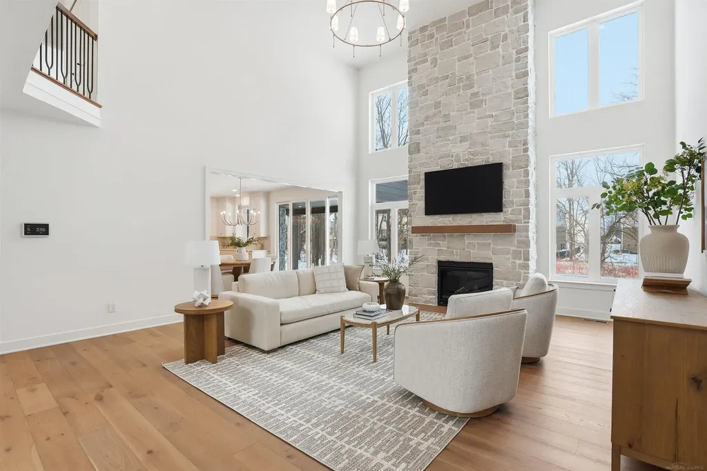 1055 Avon Road Rochester Hills City MI 48307