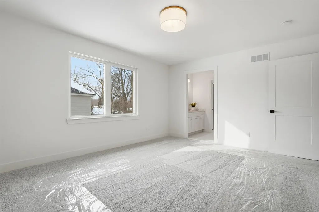 1055 Avon Road Rochester Hills City MI 48307