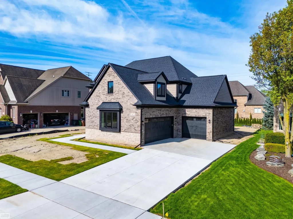 54679 White Pine Lane Shelby Charter Township MI 48315