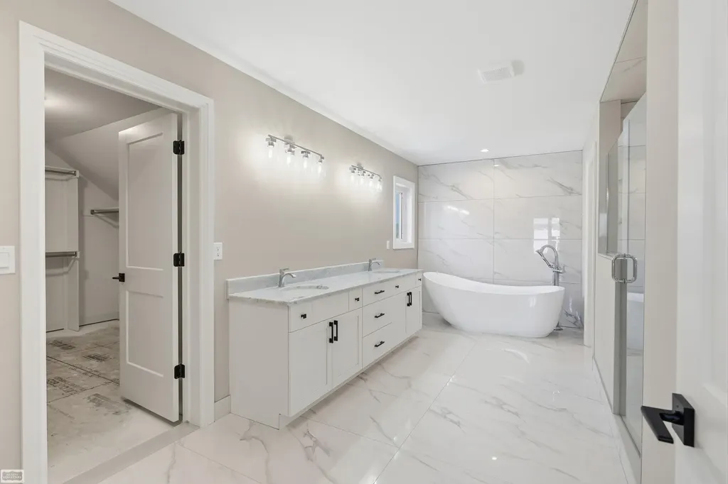 54679 White Pine Lane Shelby Charter Township MI 48315