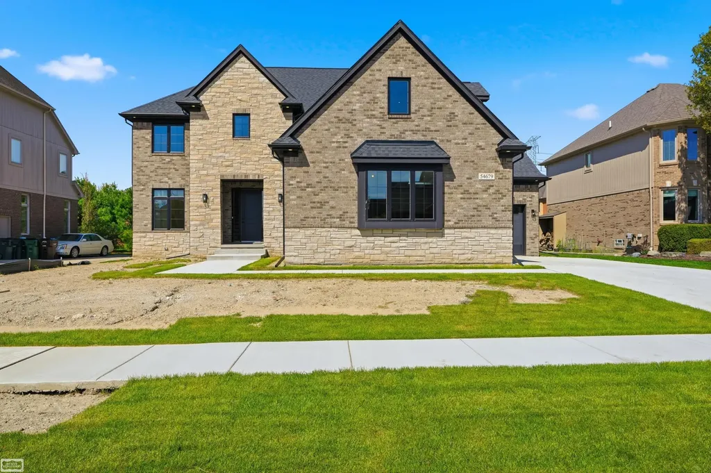 54679 White Pine Lane Shelby Charter Township MI 48315