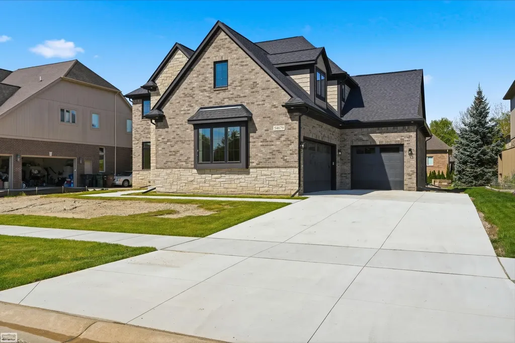 54679 White Pine Lane Shelby Charter Township MI 48315